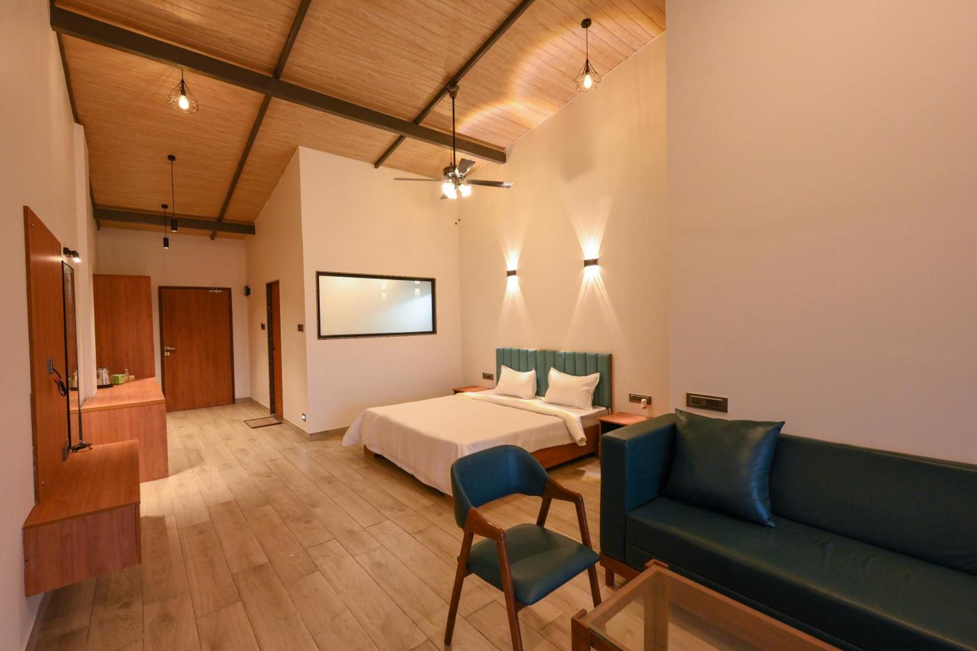 E&G Green Courts Resort At Koroli Hill Station Насик Экстерьер фото