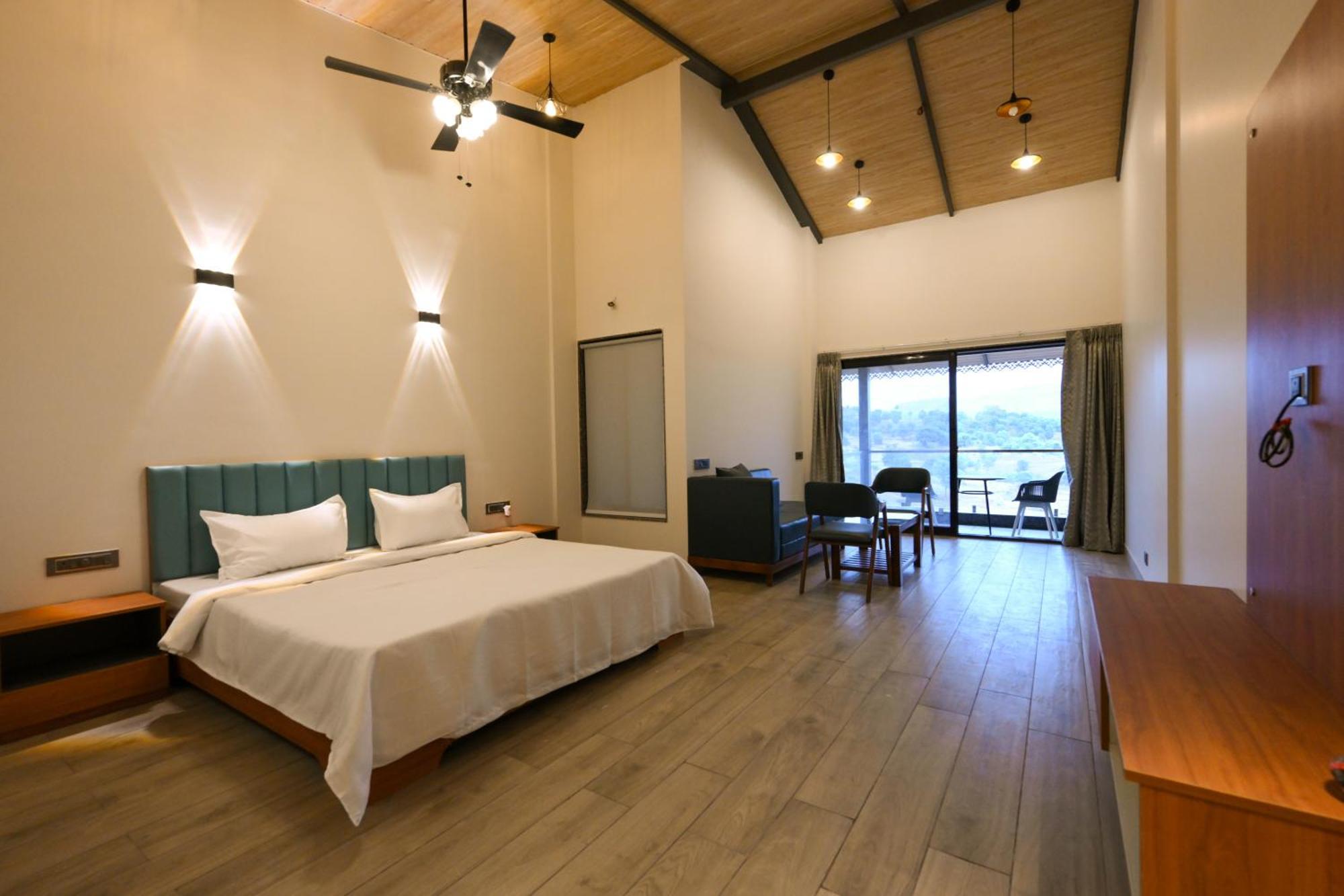 E&G Green Courts Resort At Koroli Hill Station Насик Экстерьер фото